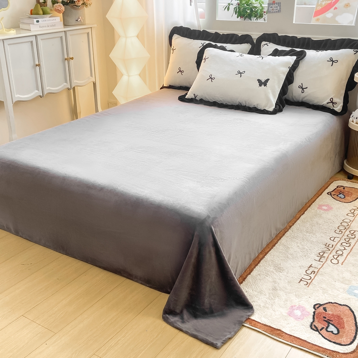 91家纺网 家纺一手货源 找家纺 富之航家纺 2025新款小香风赫本风ins风大牌韩版大花边轻奢牛奶绒四件套 蝶栖