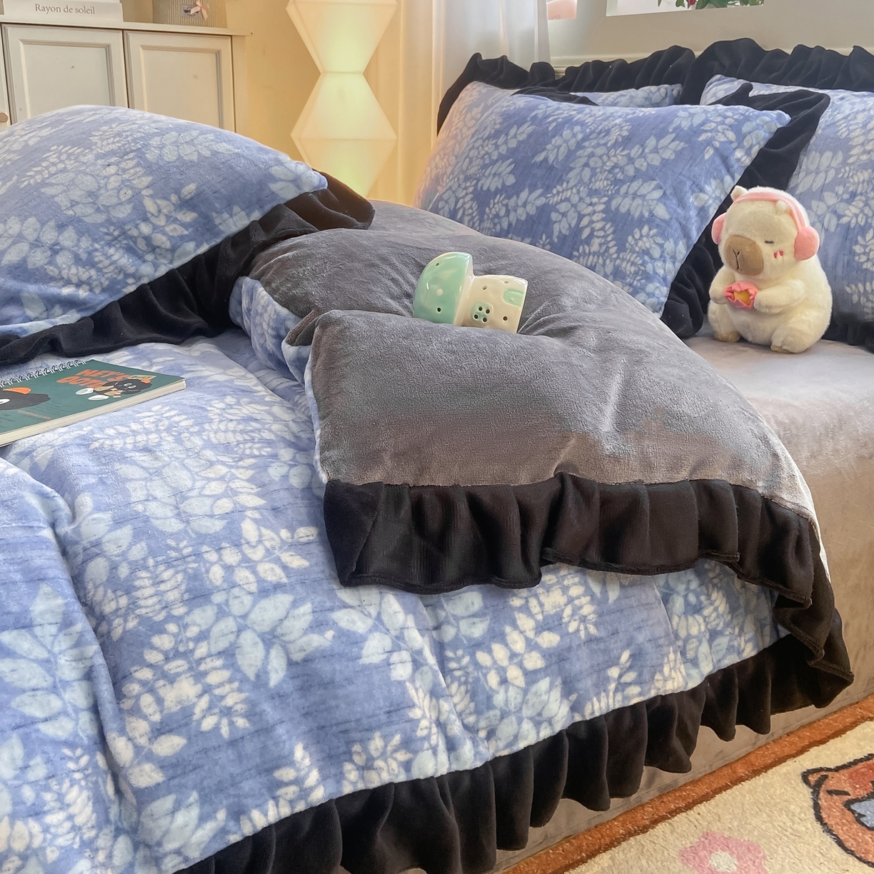 91家纺网 家纺一手货源 找家纺 富之航家纺 2025新款小香风赫本风ins风大牌韩版大花边轻奢牛奶绒四件套 叶叙