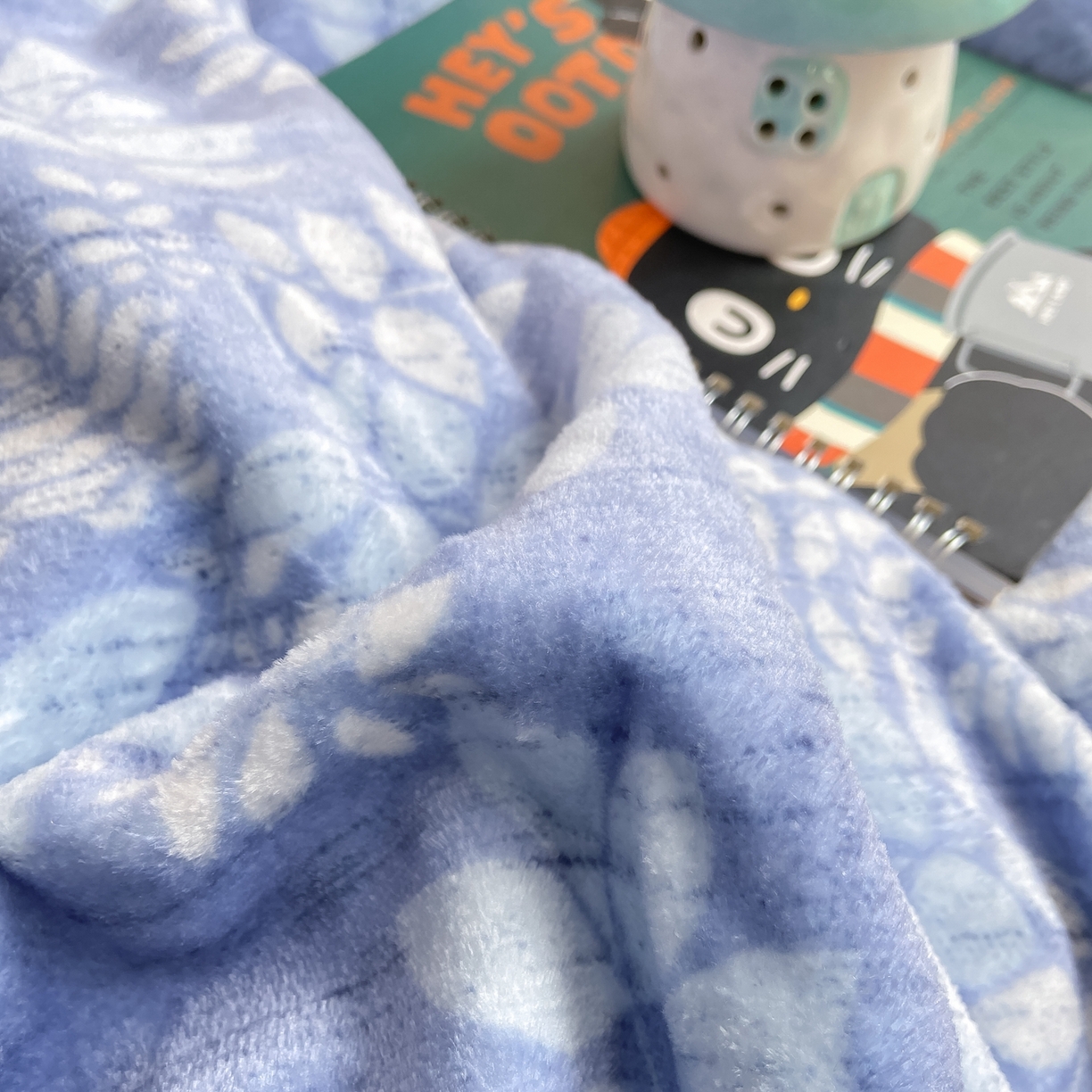 91家纺网 家纺一手货源 找家纺 富之航家纺 2025新款小香风赫本风ins风大牌韩版大花边轻奢牛奶绒四件套 叶叙