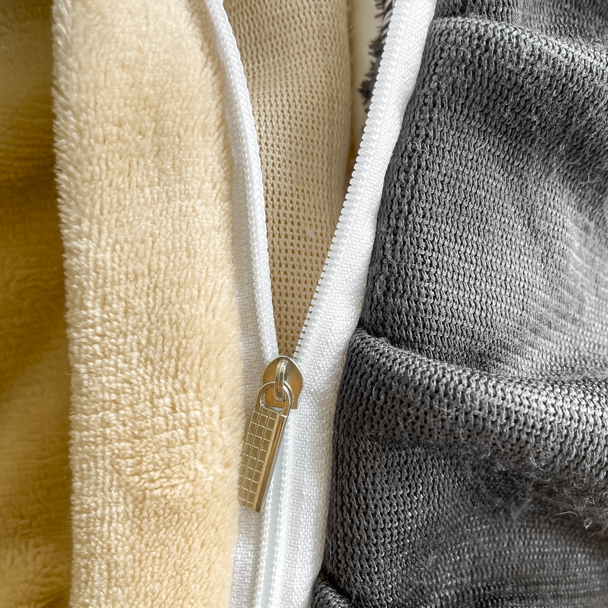 91家纺网 家纺一手货源 找家纺 富之航家纺 2025新款小香风赫本风ins风大牌韩版大花边轻奢牛奶绒四件套 楼桃