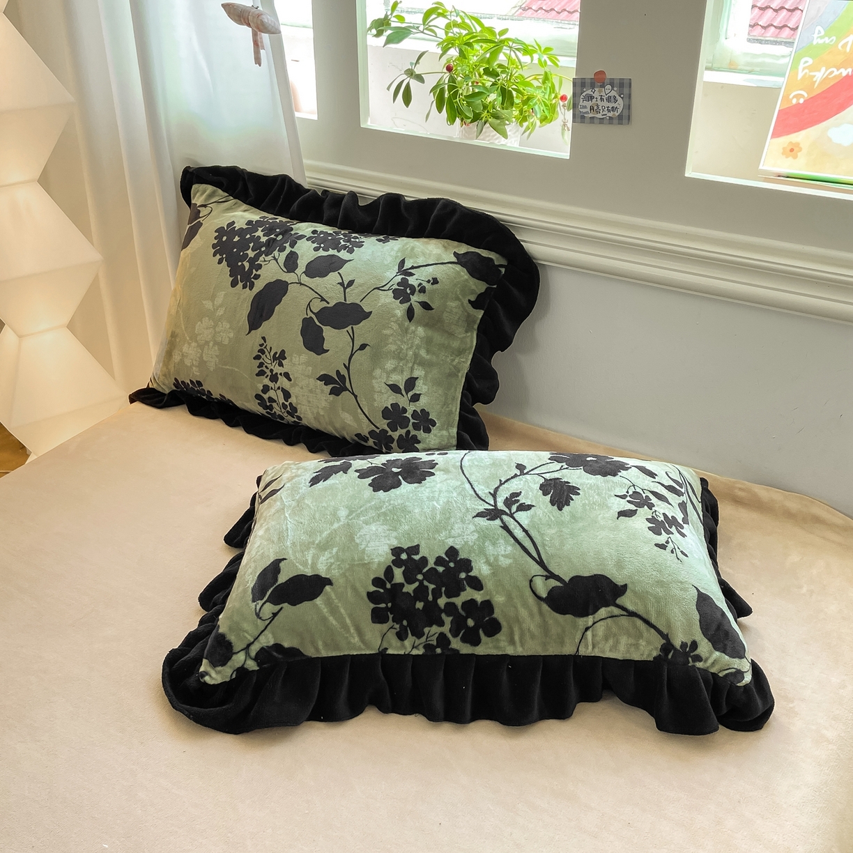 91家纺网 家纺一手货源 找家纺 富之航家纺 2025新款小香风赫本风ins风大牌韩版大花边轻奢牛奶绒四件套 游园-绿