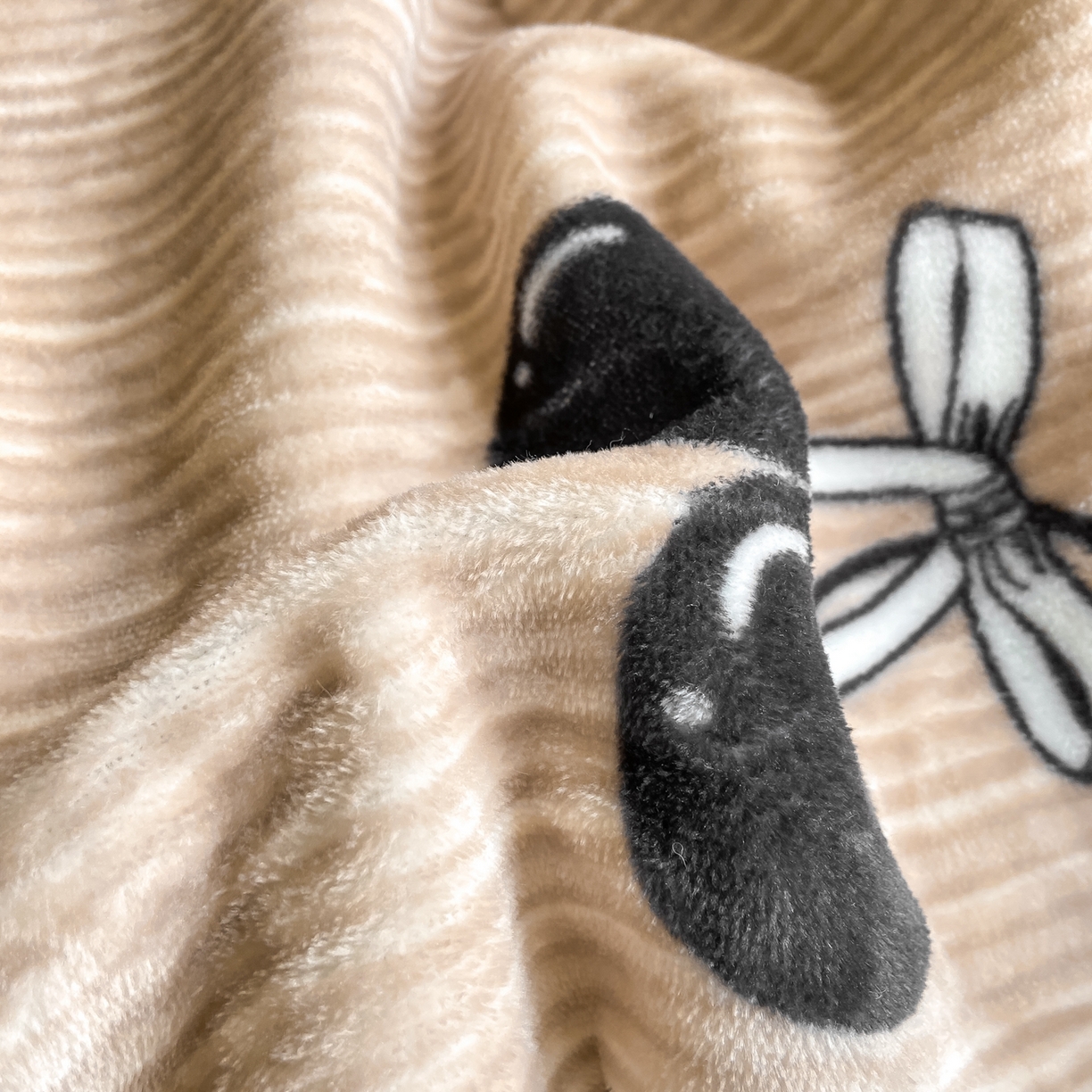 91家纺网 家纺一手货源 找家纺 富之航家纺 2025新款小香风赫本风ins风大牌韩版大花边轻奢牛奶绒四件套 楼桃