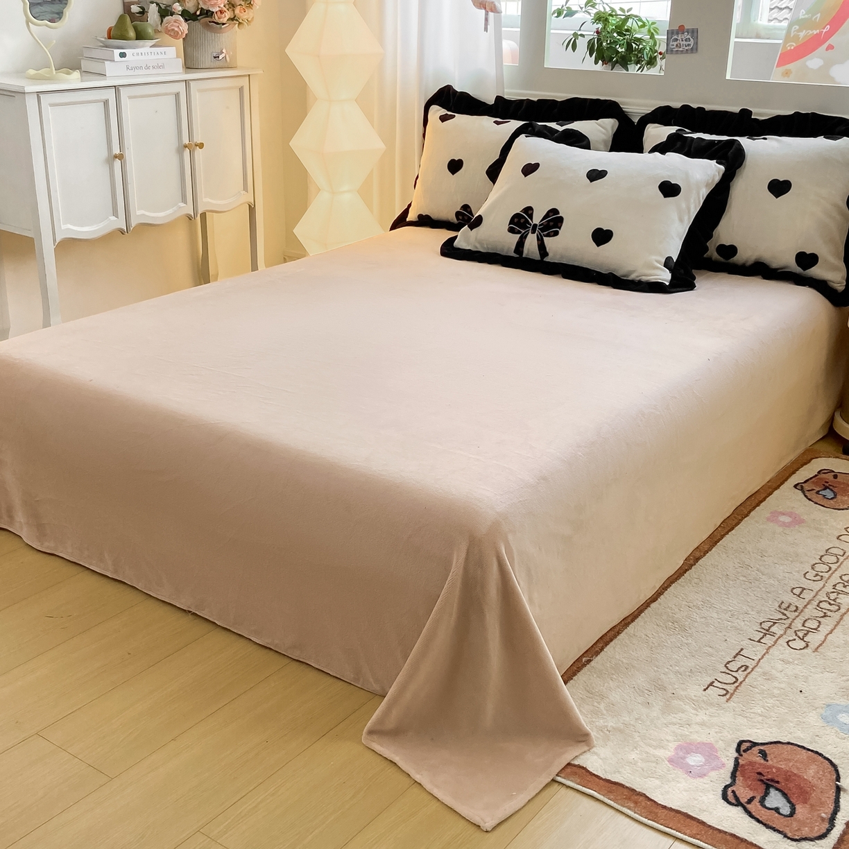 91家纺网 家纺一手货源 找家纺 富之航家纺 2025新款小香风赫本风ins风大牌韩版大花边轻奢牛奶绒四件套 黑糖