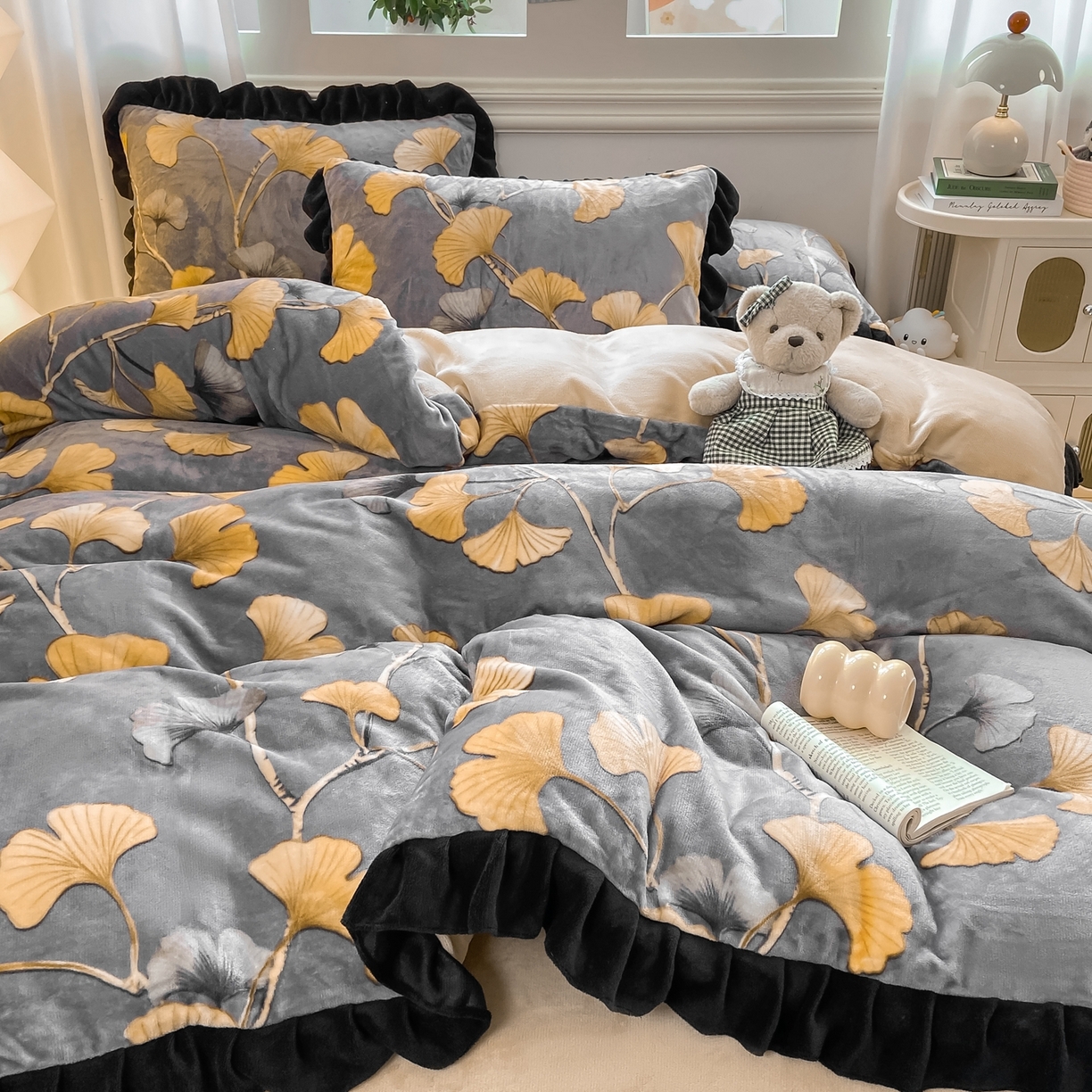 91家纺网 家纺一手货源 找家纺 富之航家纺 2025新款小香风赫本风ins风大牌韩版大花边轻奢牛奶绒四件套 慕秋