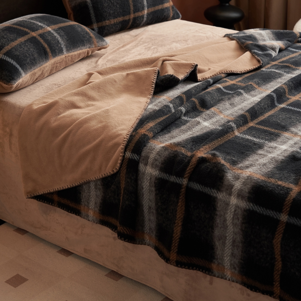 91家纺网 家纺一手货源 找家纺 （总）晨曦家纺 2025新款仿生羊毛绒毛毯沙发盖毯办公室午睡毯四季毯