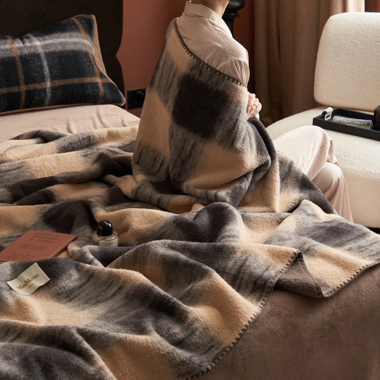 91家纺网 家纺一手货源 找家纺 晨曦家纺 2025新款仿生羊毛绒毛毯沙发盖毯办公室午睡毯四季毯 漫眠