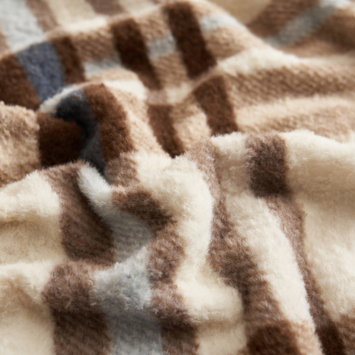 91家纺网 家纺一手货源 找家纺 晨曦家纺 2025新款仿生羊毛绒毛毯沙发盖毯办公室午睡毯四季毯 摩卡格影