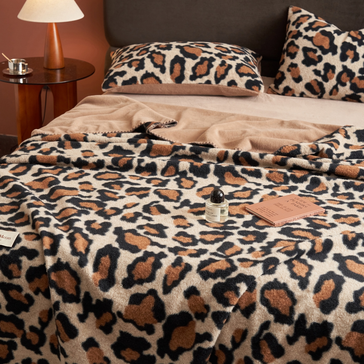 91家纺网 家纺一手货源 找家纺 晨曦家纺 2025新款仿生羊毛绒毛毯沙发盖毯办公室午睡毯四季毯 豹影织眠