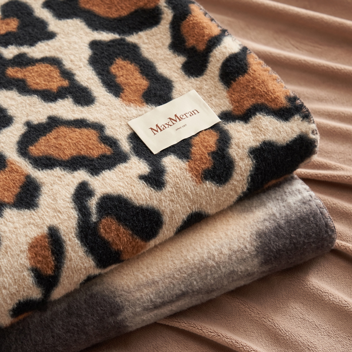 91家纺网 家纺一手货源 找家纺 晨曦家纺 2025新款仿生羊毛绒毛毯沙发盖毯办公室午睡毯四季毯 组合图