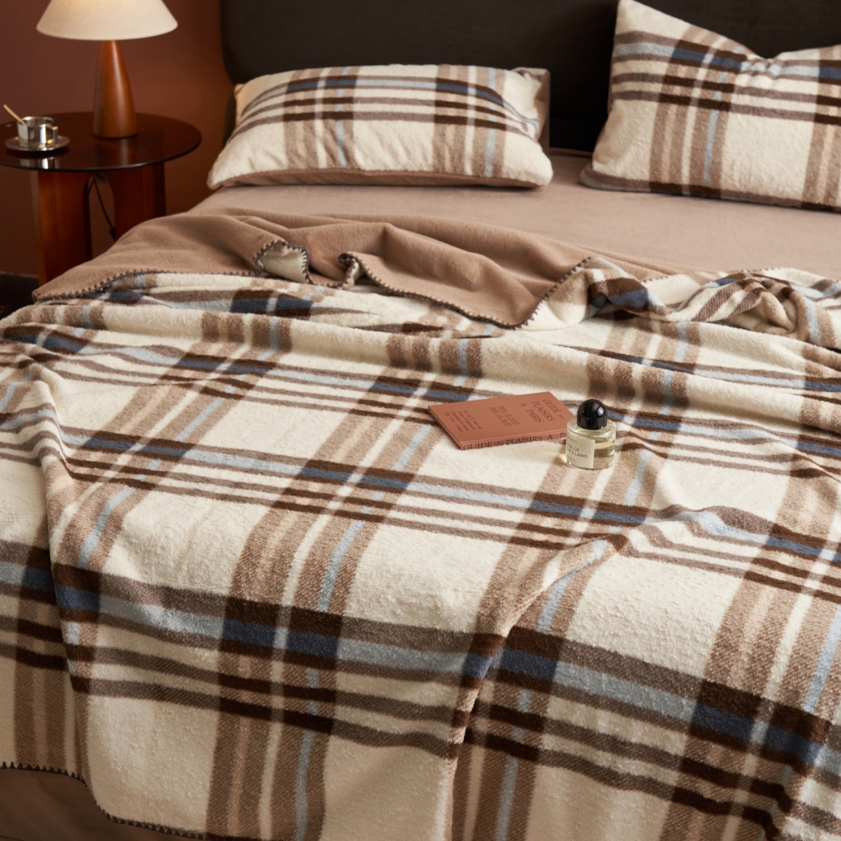 91家纺网 家纺一手货源 找家纺 晨曦家纺 2025新款仿生羊毛绒毛毯沙发盖毯办公室午睡毯四季毯 摩卡格影