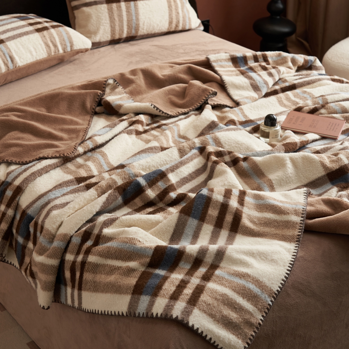 91家纺网 家纺一手货源 找家纺 晨曦家纺 2025新款仿生羊毛绒毛毯沙发盖毯办公室午睡毯四季毯 摩卡格影