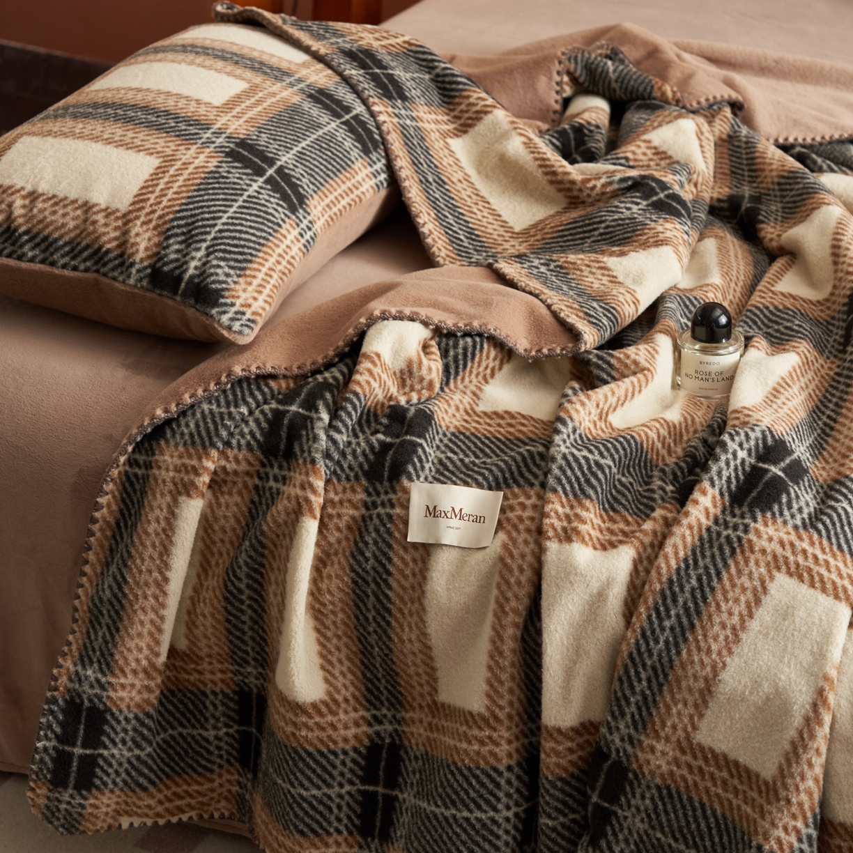 91家纺网 家纺一手货源 找家纺 晨曦家纺 2025新款仿生羊毛绒毛毯沙发盖毯办公室午睡毯四季毯 马伦咖