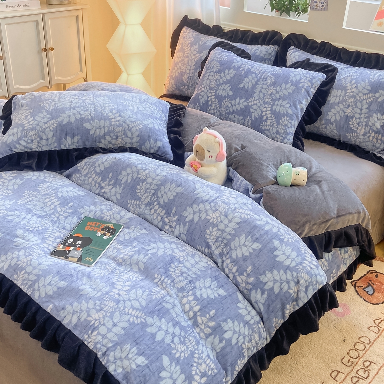 91家纺网 家纺一手货源 找家纺 富之航家纺 2025新款小香风赫本风ins风大牌韩版大花边轻奢牛奶绒四件套 叶叙