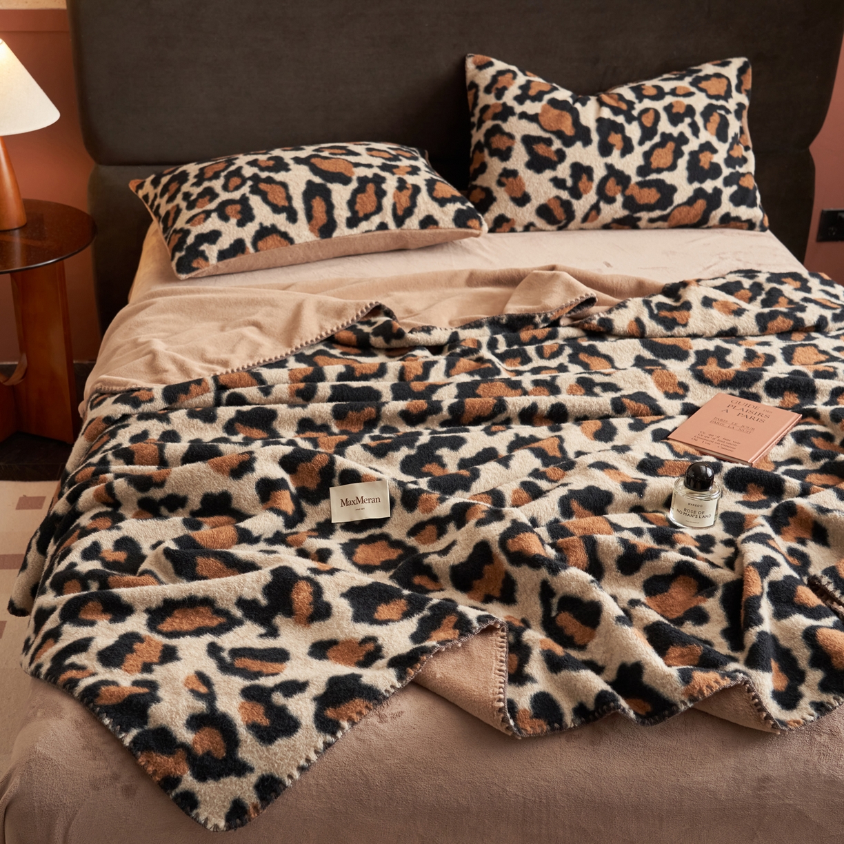 91家纺网 家纺一手货源 找家纺 晨曦家纺 2025新款仿生羊毛绒毛毯沙发盖毯办公室午睡毯四季毯 豹影织眠