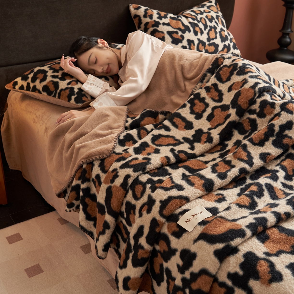 91家纺网 家纺一手货源 找家纺 晨曦家纺 2025新款仿生羊毛绒毛毯沙发盖毯办公室午睡毯四季毯 豹影织眠