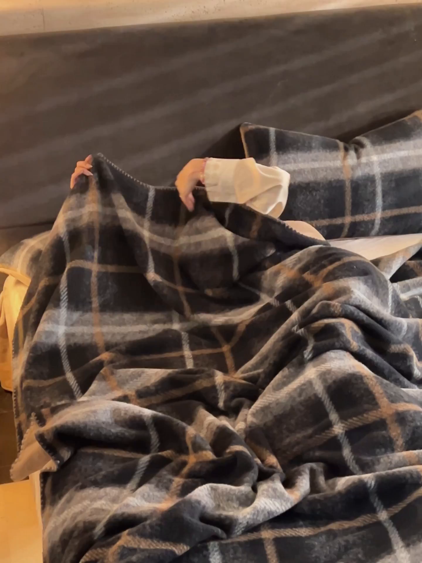 91家纺网 家纺一手货源 找家纺 （总）晨曦家纺 2025新款仿生羊毛绒毛毯沙发盖毯办公室午睡毯四季毯