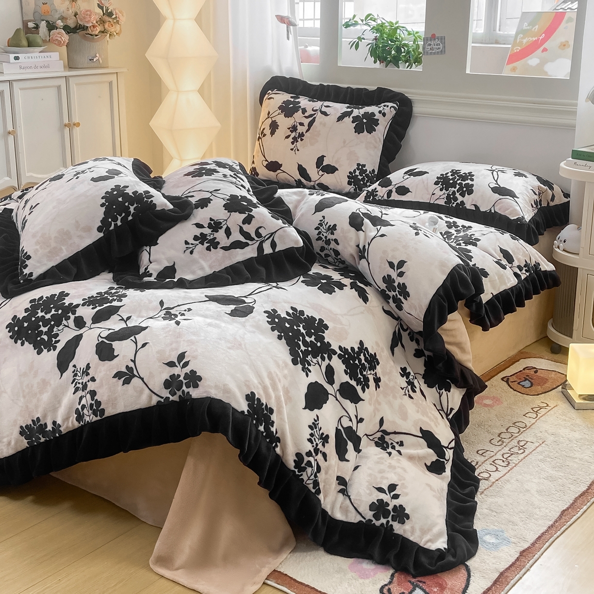 91家纺网 家纺一手货源 找家纺 （总）富之航家纺 2025新款小香风赫本风ins风大牌韩版大花边轻奢牛奶绒四件套