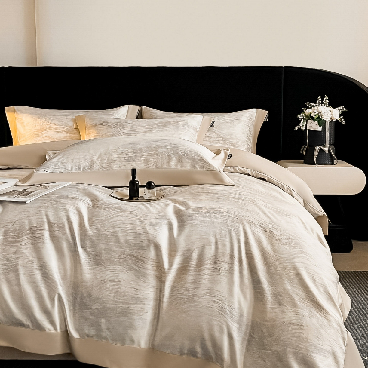 91家纺网 家纺一手货源 找家纺 博纳家纺 2025新款亲肤棉数码印花拼角四件套 逝水流年-香槟