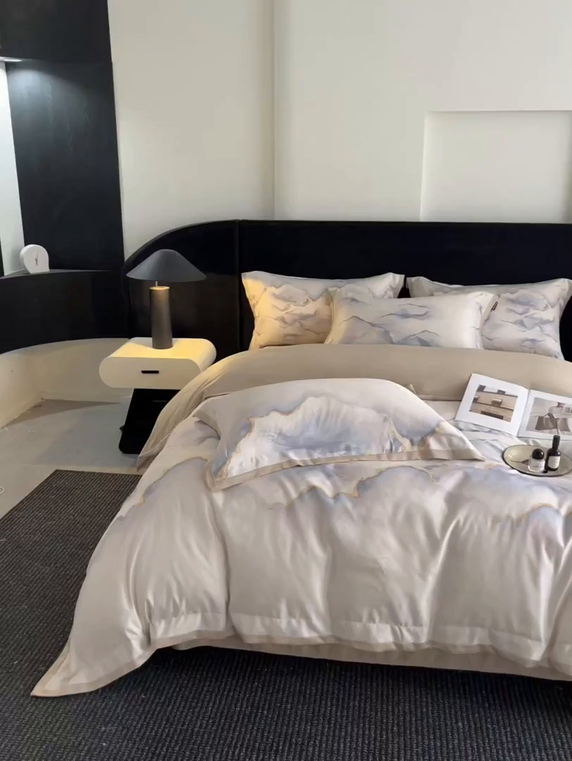 91家纺网 家纺一手货源 找家纺 博纳家纺 2025新款亲肤棉数码印花拼角四件套 海市蜃楼