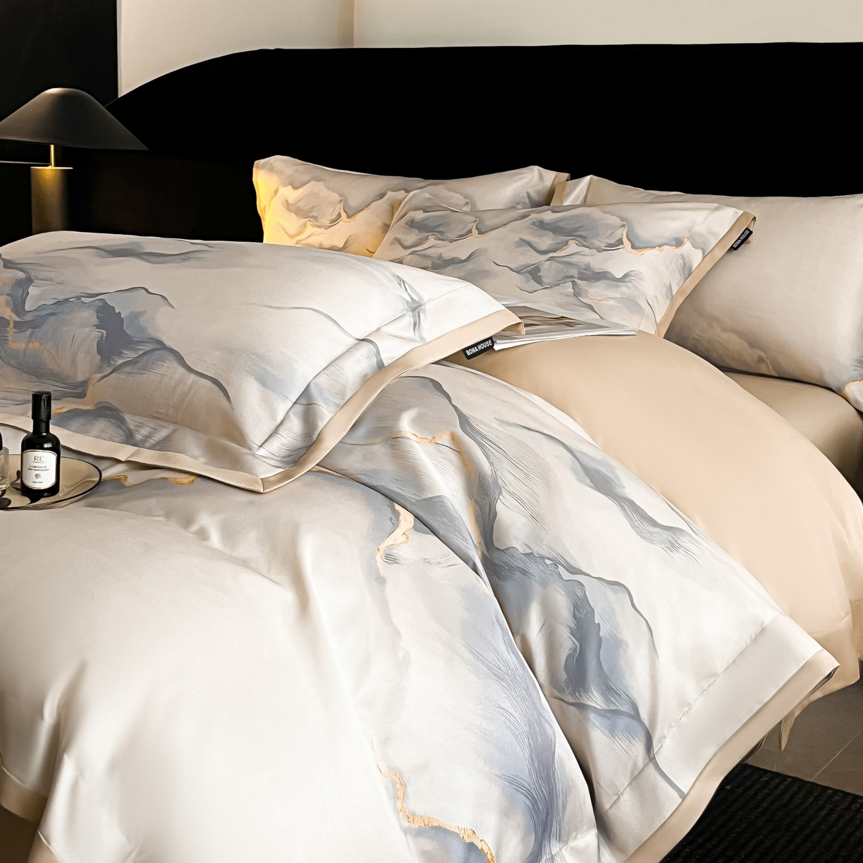 91家纺网 家纺一手货源 找家纺 博纳家纺 2025新款亲肤棉数码印花拼角四件套 海市蜃楼