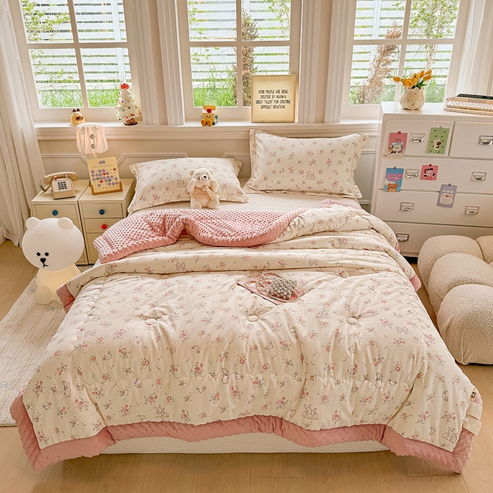 91家纺网 家纺一手货源 找家纺 梦依依 2025新款全棉豆豆绒大豆被冬被春秋被儿童豆豆被（风格一） 萝莉兔