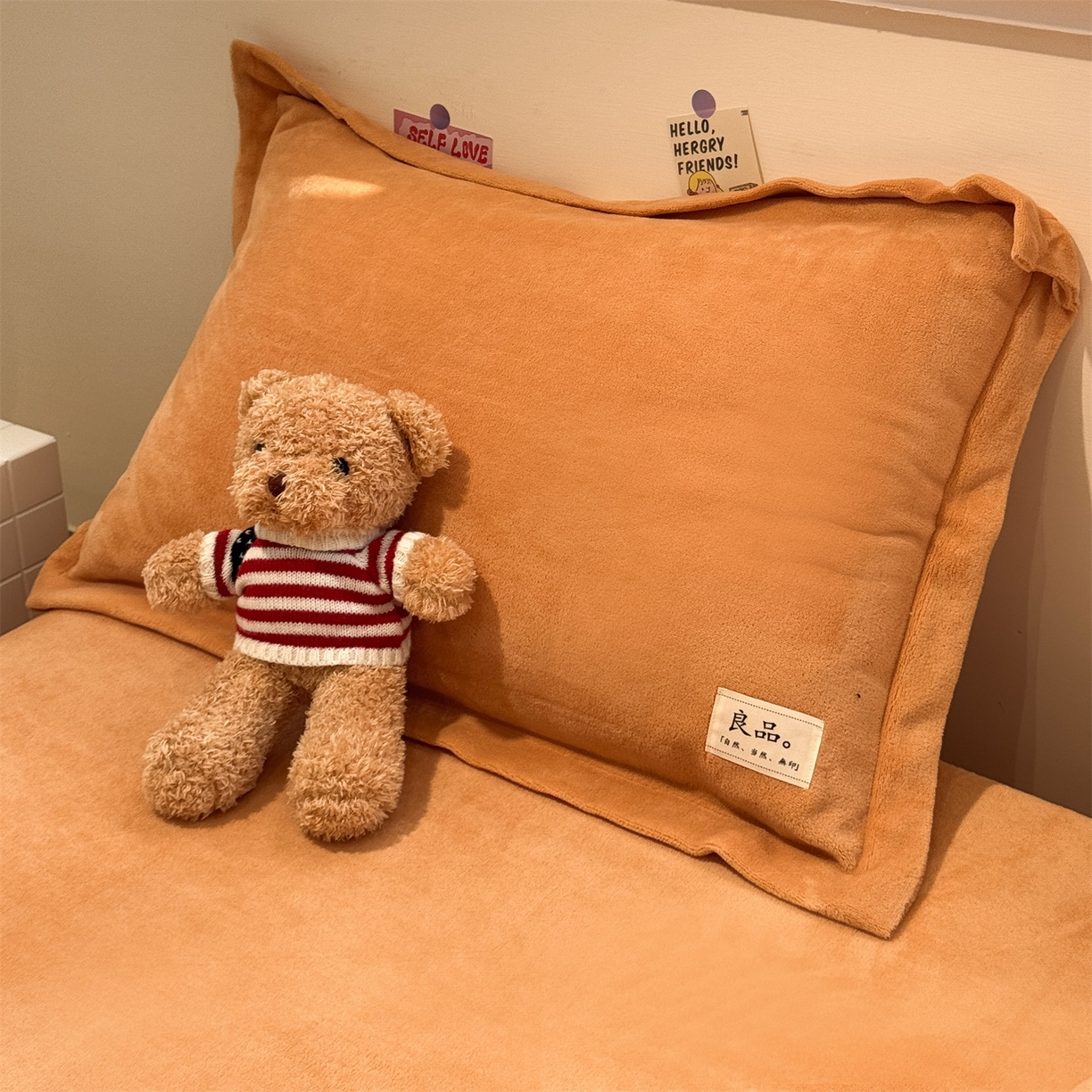 91家纺网 家纺一手货源 找家纺 857家居 2025新款高克重牛奶绒床单床笠系列 良品-爱马橙