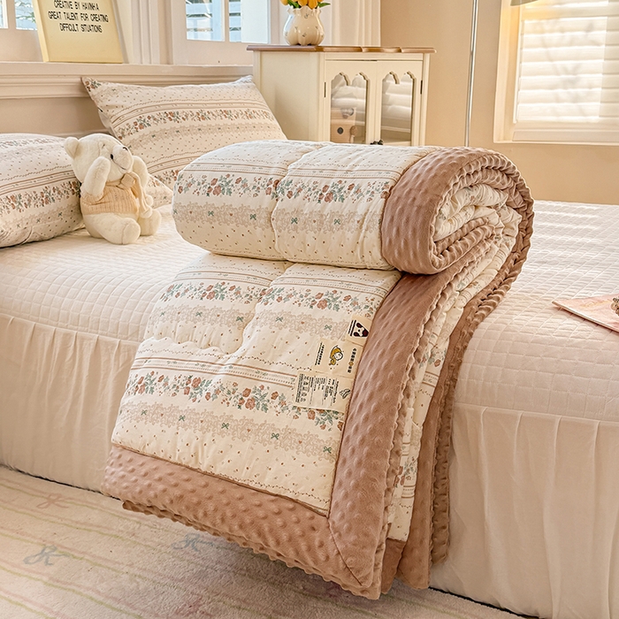 91家纺网 家纺一手货源 找家纺 梦依依 2025新款全棉豆豆绒大豆被冬被春秋被儿童豆豆被（风格一） 秋日玫瑰