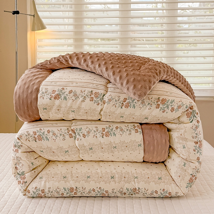 91家纺网 家纺一手货源 找家纺 梦依依 2025新款全棉豆豆绒大豆被冬被春秋被儿童豆豆被（风格一） 秋日玫瑰