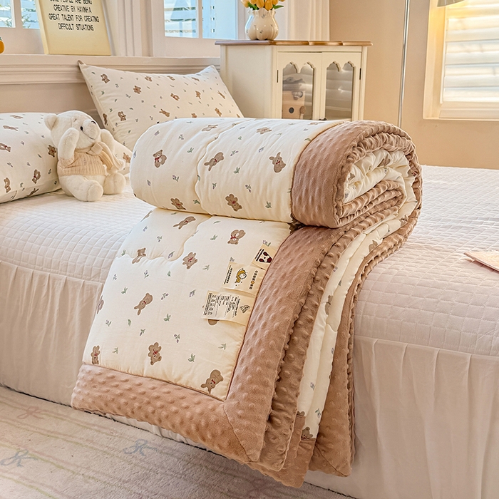 91家纺网 家纺一手货源 找家纺 梦依依 2025新款全棉豆豆绒大豆被冬被春秋被儿童豆豆被（风格一） 小呆熊