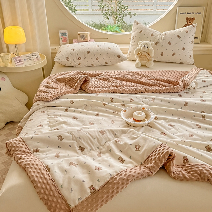 91家纺网 家纺一手货源 找家纺 梦依依 2025新款全棉豆豆绒大豆被冬被春秋被儿童豆豆被（风格一） 小呆熊