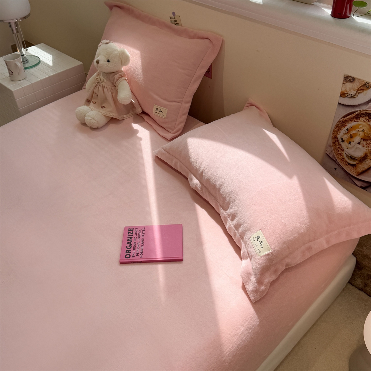 91家纺网 家纺一手货源 找家纺 857家居 2025新款高克重牛奶绒床单床笠系列 良品-粉色