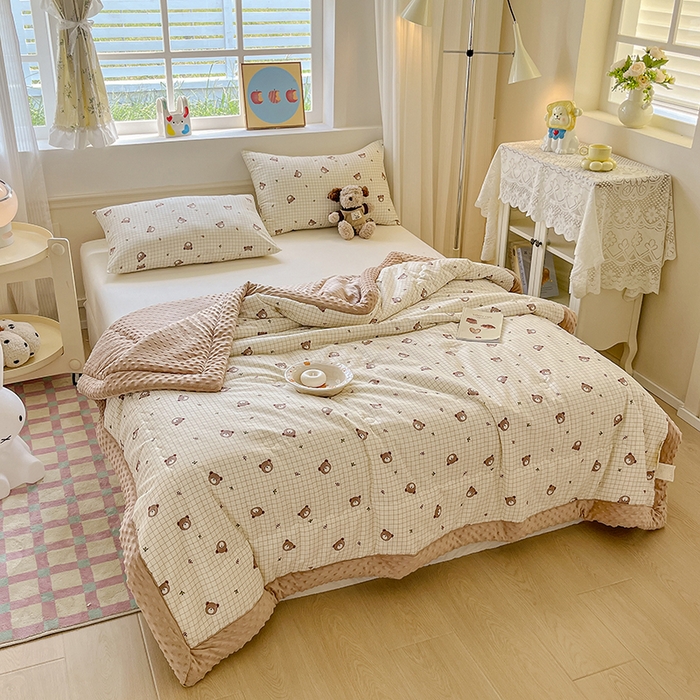 91家纺网 家纺一手货源 找家纺 梦依依 2025新款全棉豆豆绒大豆被冬被春秋被儿童豆豆被（风格一） 熊仔
