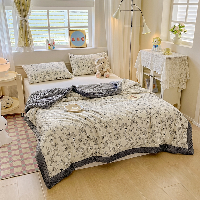 91家纺网 家纺一手货源 找家纺 梦依依 2025新款全棉豆豆绒大豆被冬被春秋被儿童豆豆被（风格一） 萱花