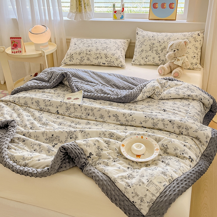 91家纺网 家纺一手货源 找家纺 梦依依 2025新款全棉豆豆绒大豆被冬被春秋被儿童豆豆被（风格一） 萱花