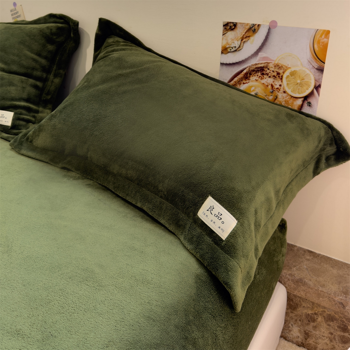 91家纺网 家纺一手货源 找家纺 857家居 2025新款高克重牛奶绒床单床笠系列 良品-橄榄绿