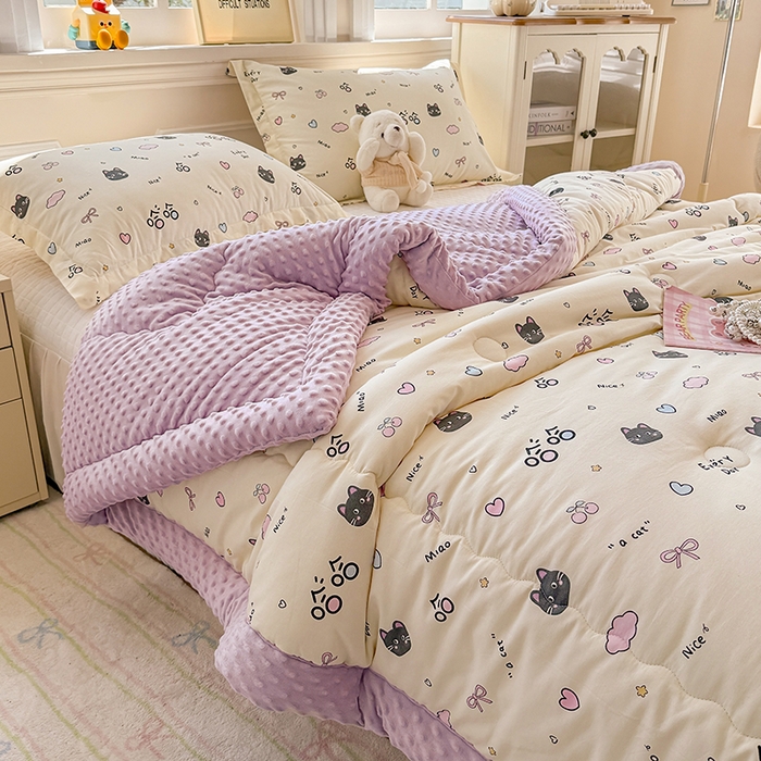 91家纺网 家纺一手货源 找家纺 梦依依 2025新款全棉豆豆绒大豆被冬被春秋被儿童豆豆被（风格一） 樱桃猫