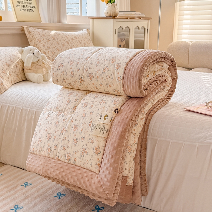 91家纺网 家纺一手货源 找家纺 梦依依 2025新款全棉豆豆绒大豆被冬被春秋被儿童豆豆被（风格一） 月蓉花