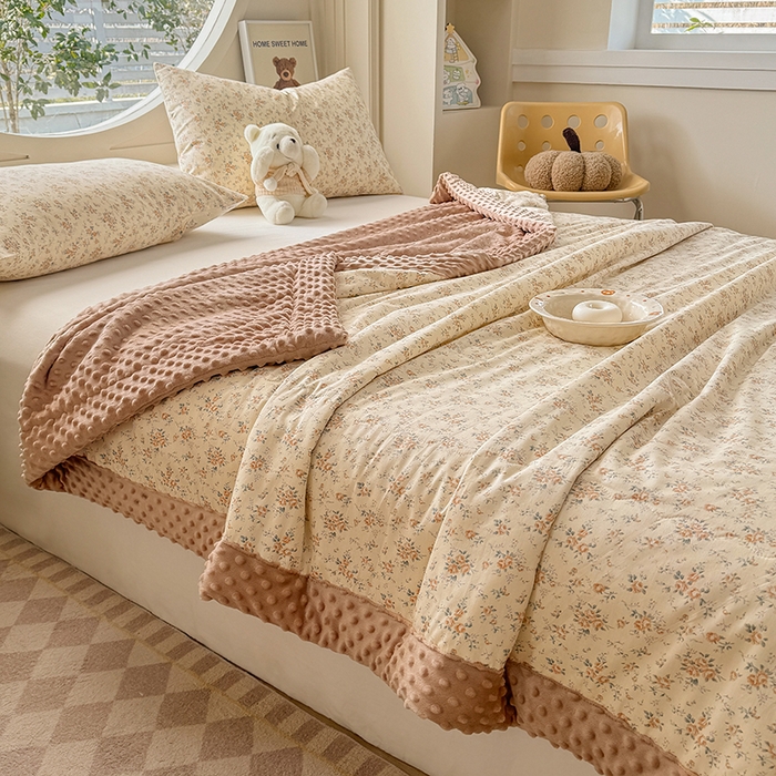 91家纺网 家纺一手货源 找家纺 梦依依 2025新款全棉豆豆绒大豆被冬被春秋被儿童豆豆被（风格一） 月蓉花