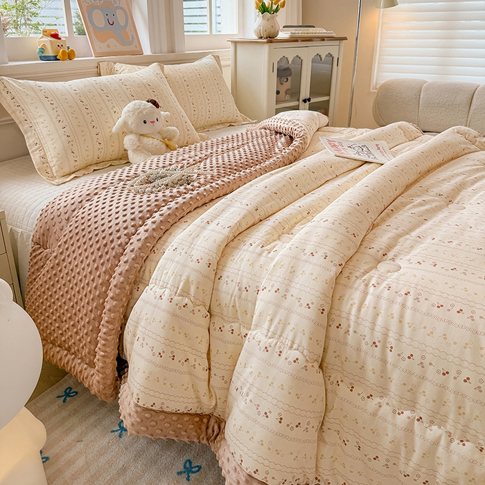 91家纺网 家纺一手货源 找家纺 梦依依 2025新款全棉豆豆绒大豆被冬被春秋被儿童豆豆被（风格一） 樱桃树