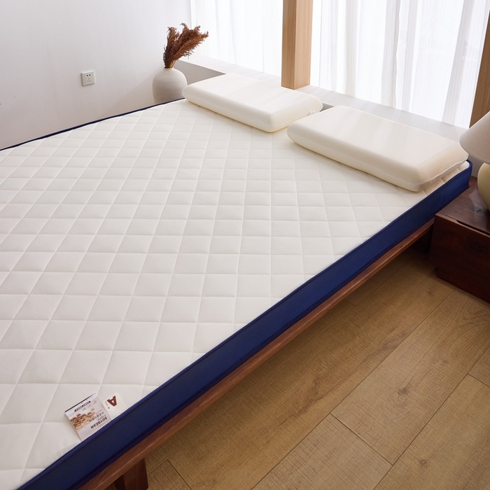 91家纺网 家纺一手货源 找家纺 优承佳生活馆（床垫） 2025新款磨毛大豆抗压棉立体床垫 磨毛大豆床垫-白+蓝（小方格）