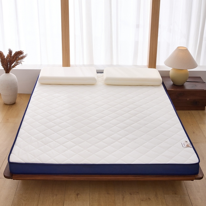 91家纺网 家纺一手货源 找家纺 优承佳生活馆（床垫） 2025新款磨毛大豆抗压棉立体床垫 磨毛大豆床垫-白+蓝（小方格）