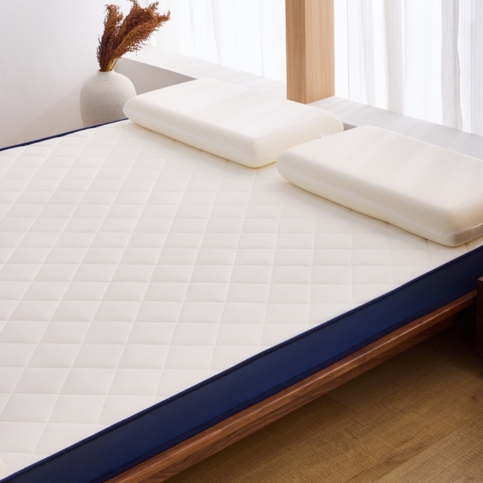 91家纺网 家纺一手货源 找家纺 优承佳生活馆（床垫） 2025新款磨毛大豆抗压棉立体床垫 磨毛大豆床垫-白+蓝（小方格）