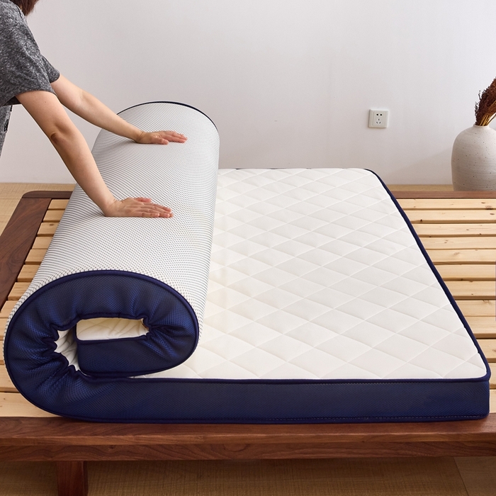 91家纺网 家纺一手货源 找家纺 优承佳生活馆（床垫） 2025新款磨毛大豆抗压棉立体床垫 磨毛大豆床垫-白+蓝（小方格）