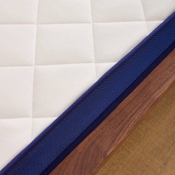 91家纺网 家纺一手货源 找家纺 优承佳生活馆（床垫） 2025新款磨毛大豆抗压棉立体床垫 磨毛大豆床垫-白+蓝（小方格）