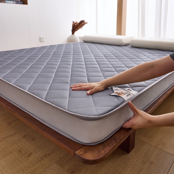 91家纺网 家纺一手货源 找家纺 优承佳生活馆（床垫） 2025新款磨毛大豆抗压棉立体床垫 磨毛大豆床垫-灰（小方格）