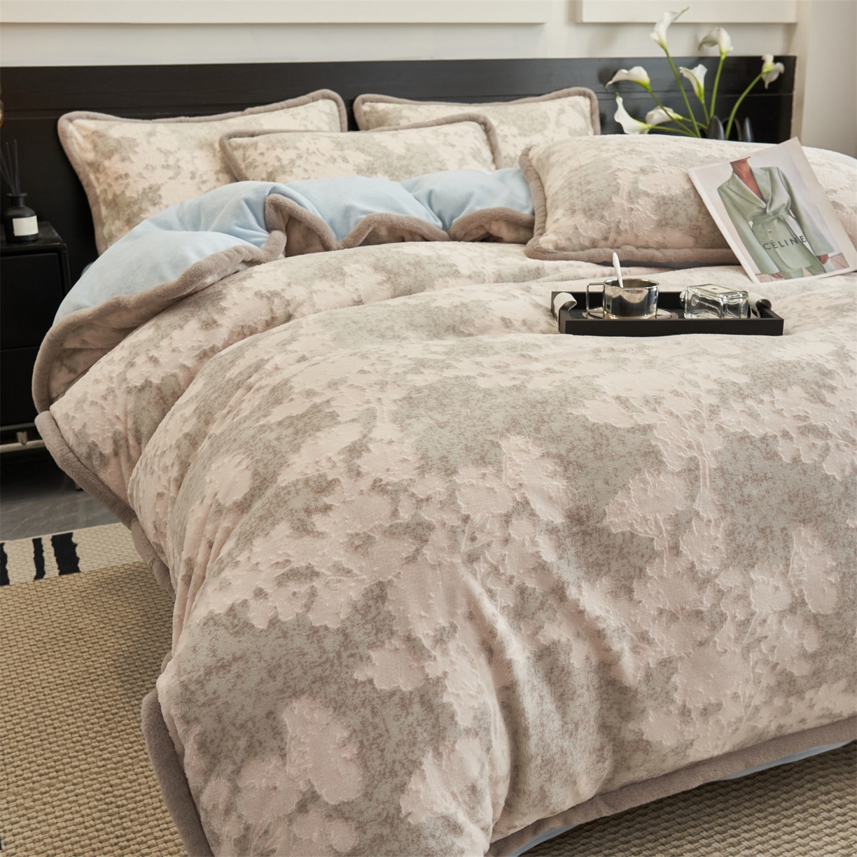 91家纺网 家纺一手货源 找家纺 金鹰 2025新款烂花兔毛包边四件套牛奶绒四件套提花套件 梦幻森林