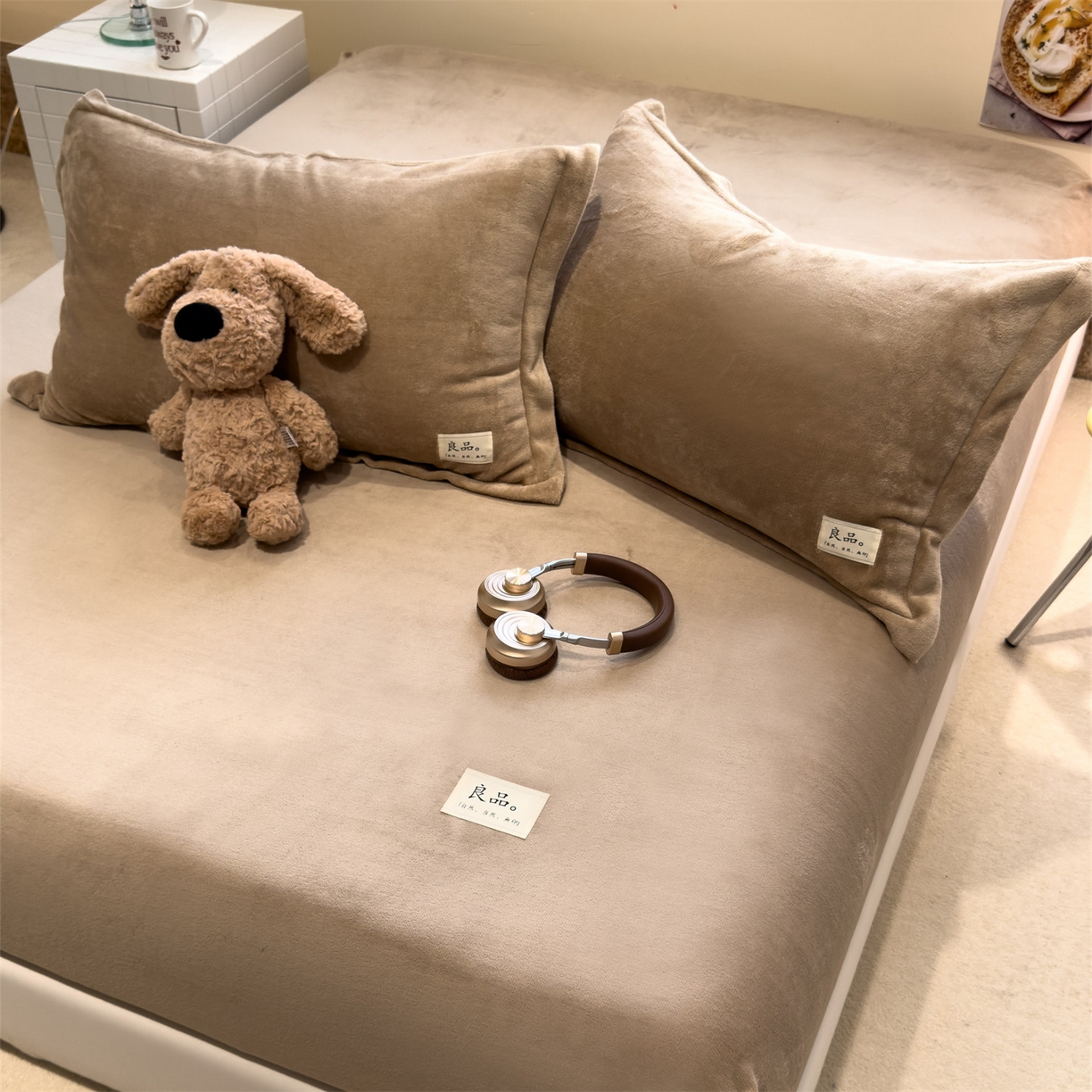 91家纺网 家纺一手货源 找家纺 857家居 2025新款高克重牛奶绒床单床笠系列 良品-奶咖