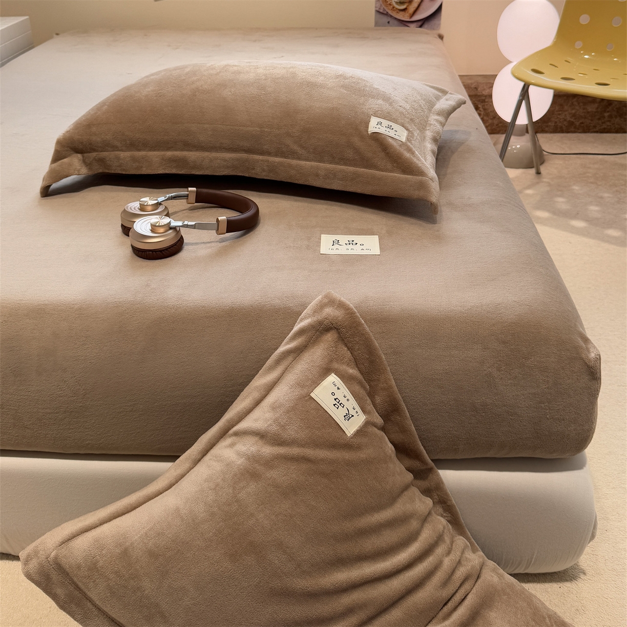 91家纺网 家纺一手货源 找家纺 857家居 2025新款高克重牛奶绒床单床笠系列 良品-奶咖