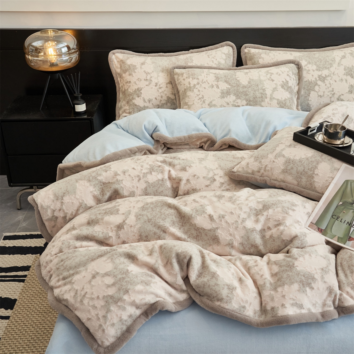 91家纺网 家纺一手货源 找家纺 金鹰 2025新款烂花兔毛包边四件套牛奶绒四件套提花套件 梦幻森林