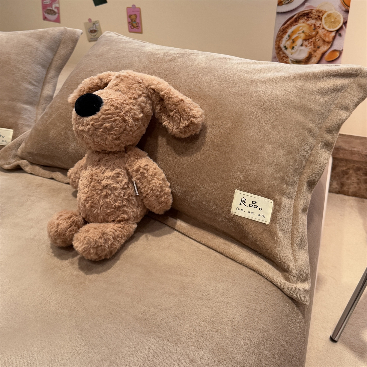 91家纺网 家纺一手货源 找家纺 857家居 2025新款高克重牛奶绒床单床笠系列 良品-奶咖